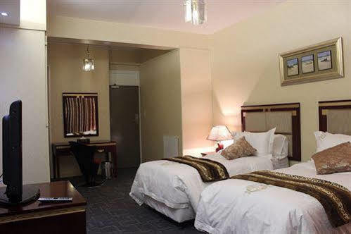 Chez Hotel Inn Johannesburg Buitenkant foto